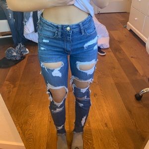 AMERICAN EAGLE high waisted ripped jeans